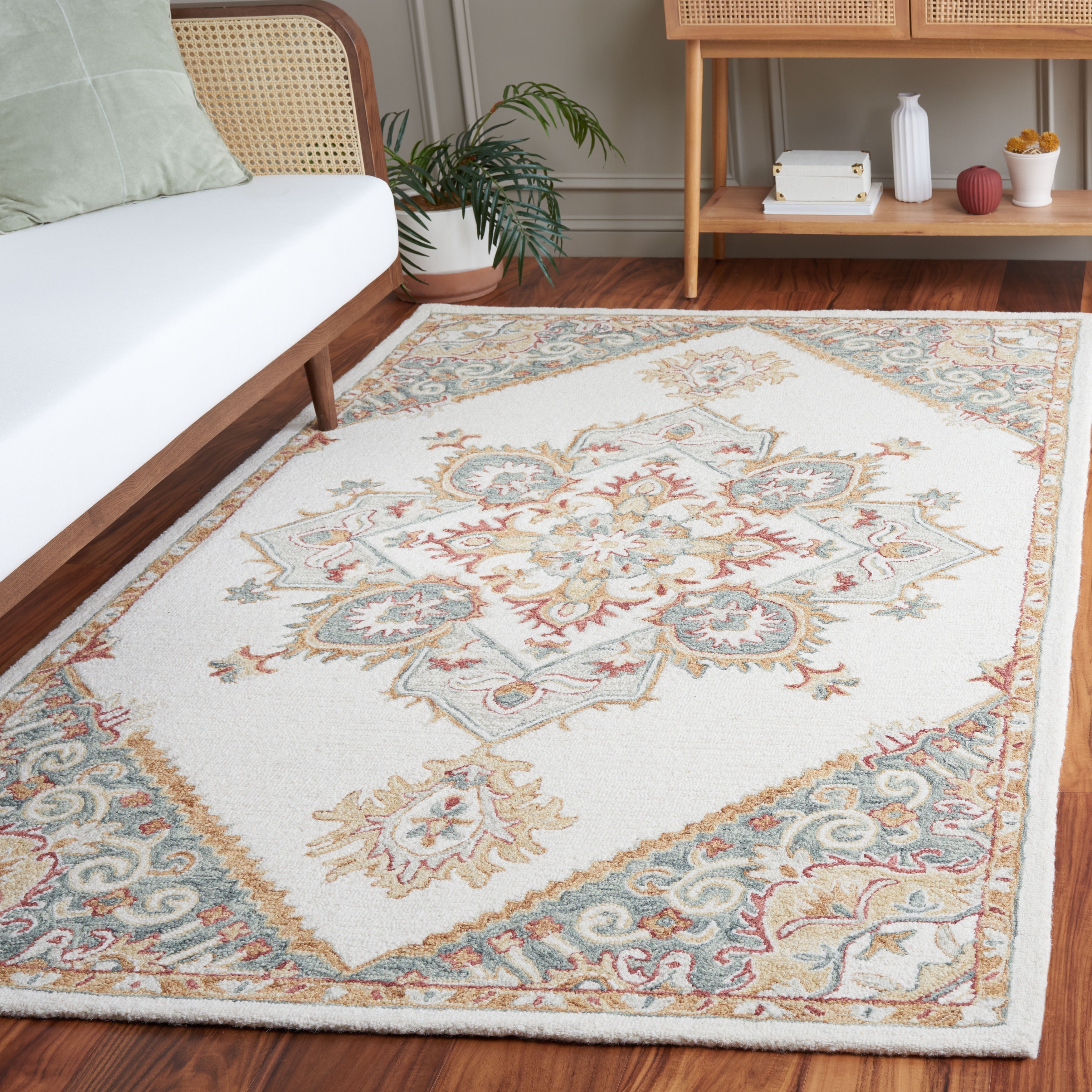 SAFAVIEH Handmade Metro Tefta Floral Medallion Wool Rug
