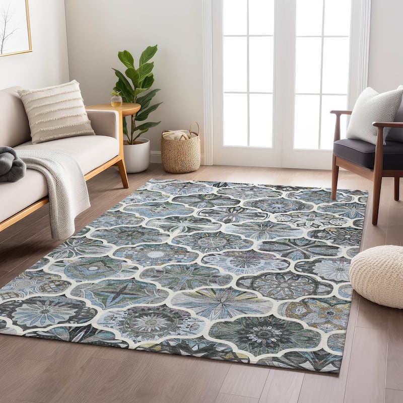 Machine Washable Indoor/ Outdoor Trellis Mosaic Chantille Rug