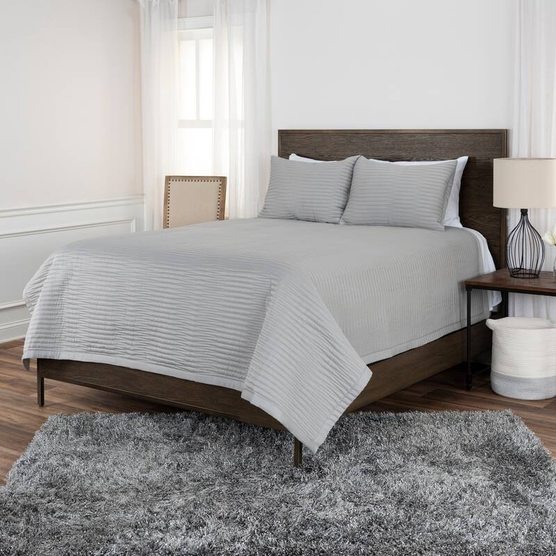Blackberry Grove Parker Wave Pattern 3-Piece Quilt Set