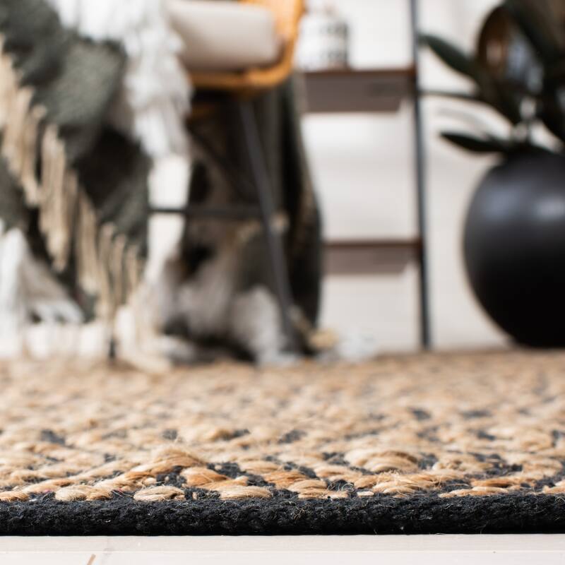 SAFAVIEH Handmade Cape Cod Ursulina Coastal Jute Rug