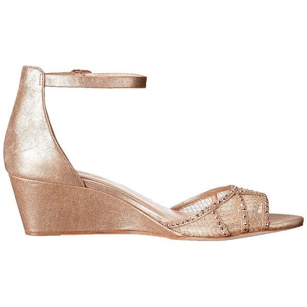 Imagine vince camuto joan hotsell wedge sandal