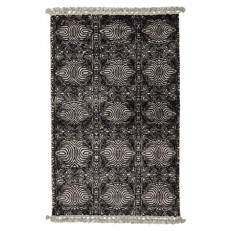 Tangier Black Rug 4'11" x 7'11" - 4'11 x 7'11 - Black - 4'11 x 7'11