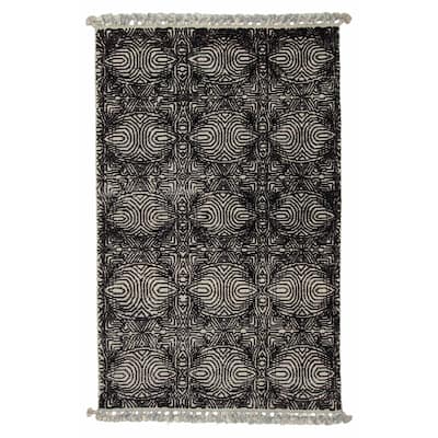 Tangier Black Rug 4'11" x 7'11" - 4'11 x 7'11