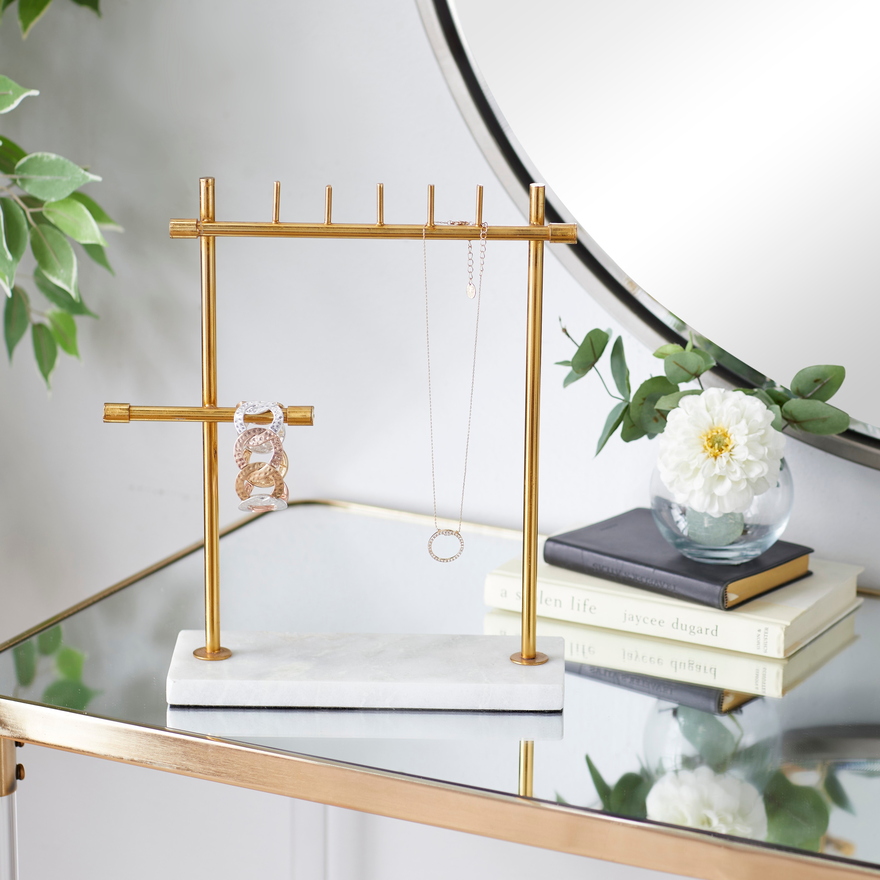 Marble and gold jewelry holder 2025