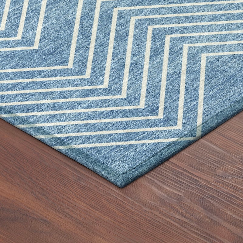 Machine Washable Indoor/ Outdoor Modern Chevron Chantille Rug
