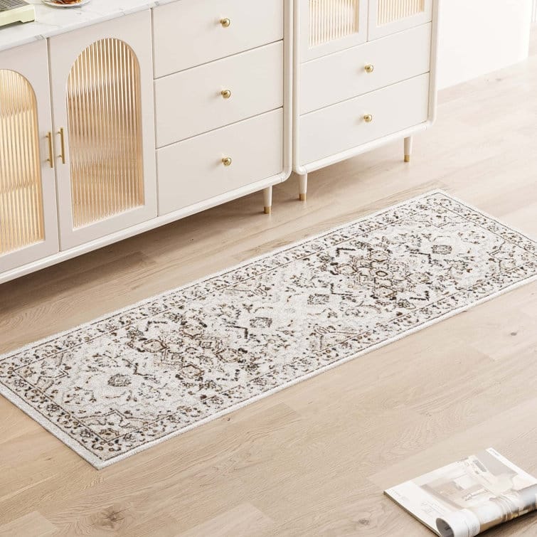 Traditional Cream/Beige Oriental Area Rug - Runner 2' x 6'