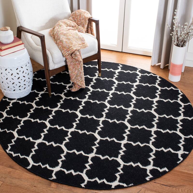 SAFAVIEH Handmade Flatweave Dhurries Taalke Modern Wool Rug - 8' Round - Black/Ivory