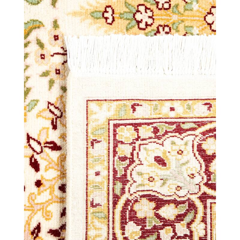 Overton Handknotted Wool Traditional Oriental Ivory Area Rug - 4' x 6'