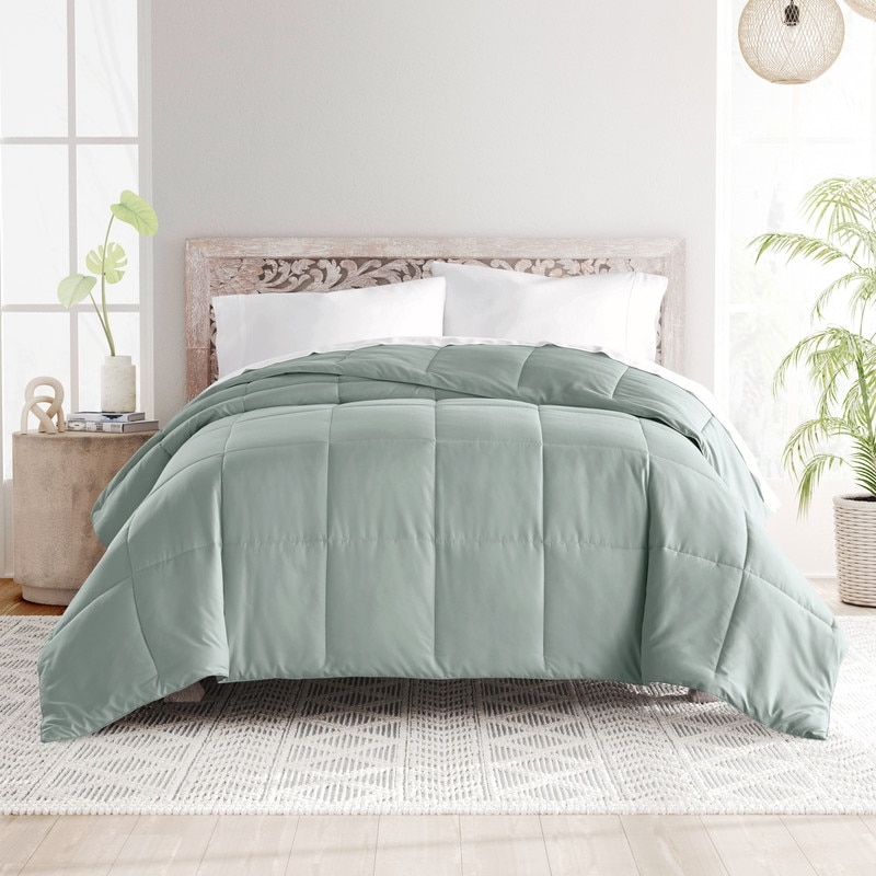 All Season Lightweight Premium Down-Alternative Comforter