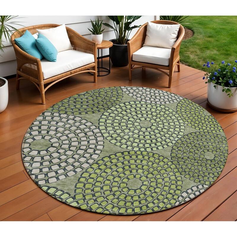 HomeRoots Geometric Transitional Rectangle Outdoor Rug - 8' Round