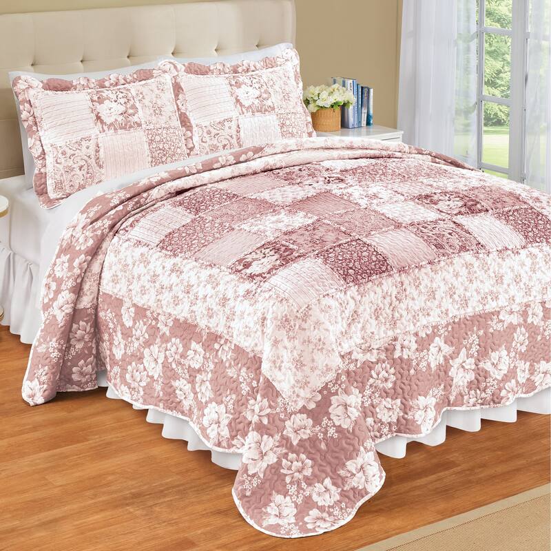 Eden Floral Patchwork Scalloped Edge Quilt - Blush - King