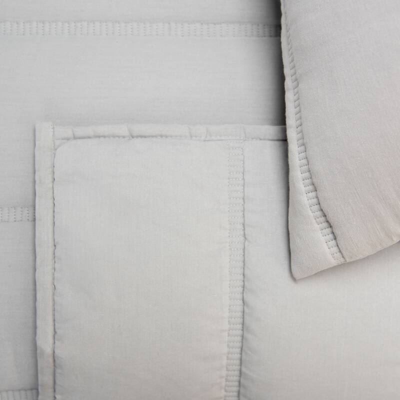 Rizzy Home Blackberry Grove Gray Channel Stitched Quilt Set