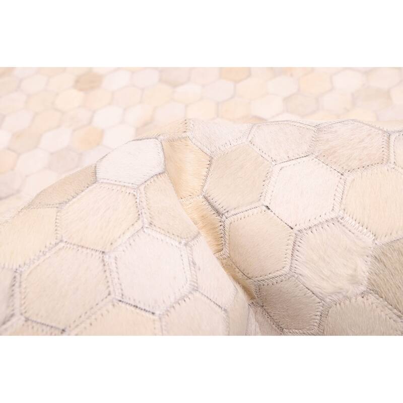 ECARPETGALLERY Handmade Cowhide Patchwork Cream Leather Rug - 8'0 x 10'0