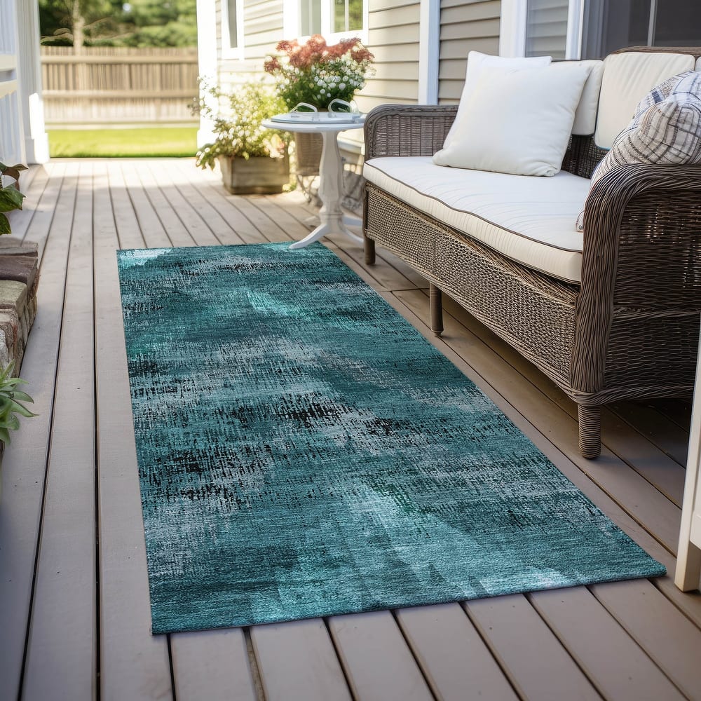 Machine Washable Indoor/ Outdoor Chantille Distressed Chevron Rug