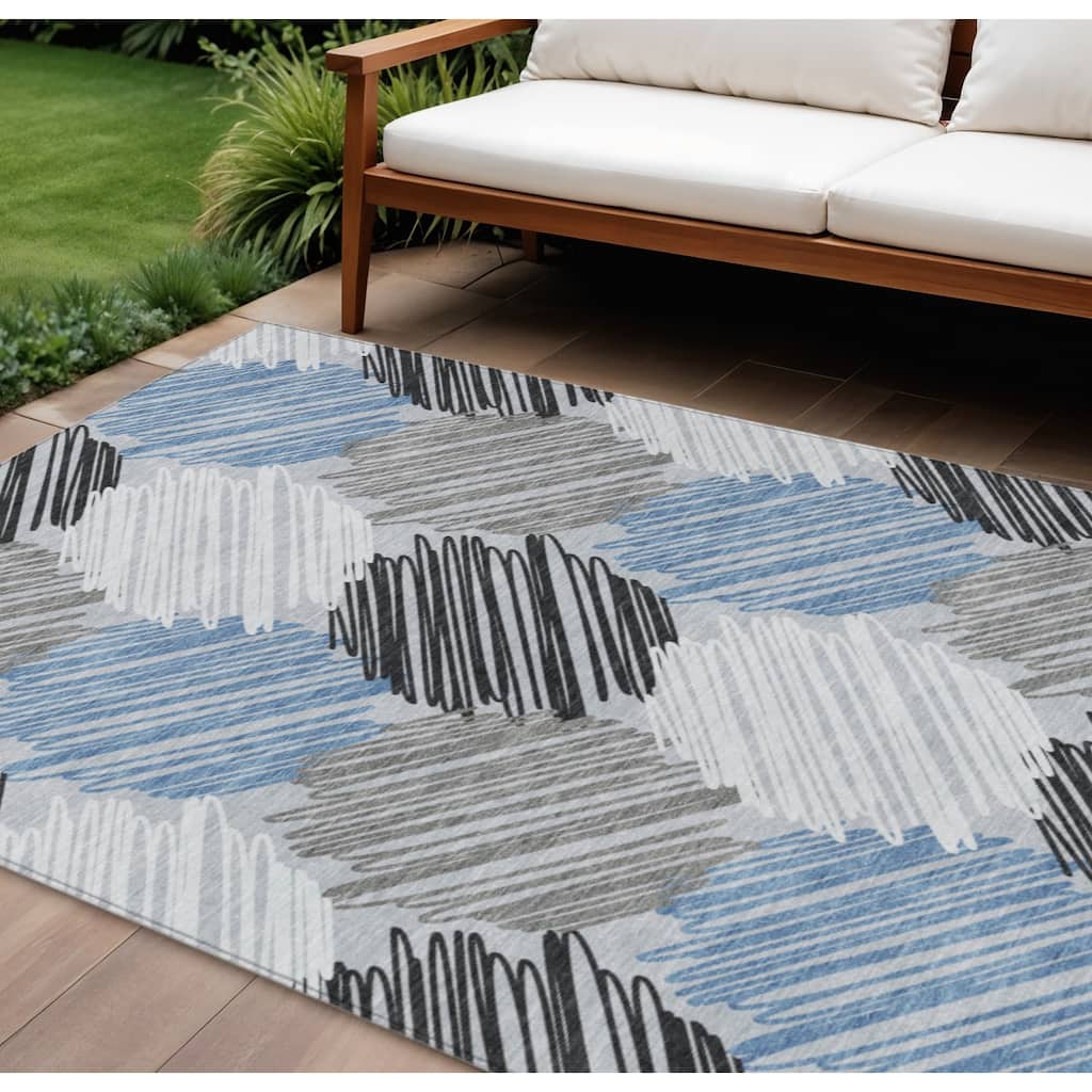 HomeRoots Geometric Transitional Rectangle Outdoor Rug