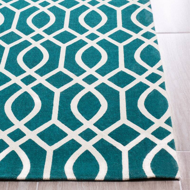 SAFAVIEH Handmade Cedar Brook Maral Modern Cotton Rug