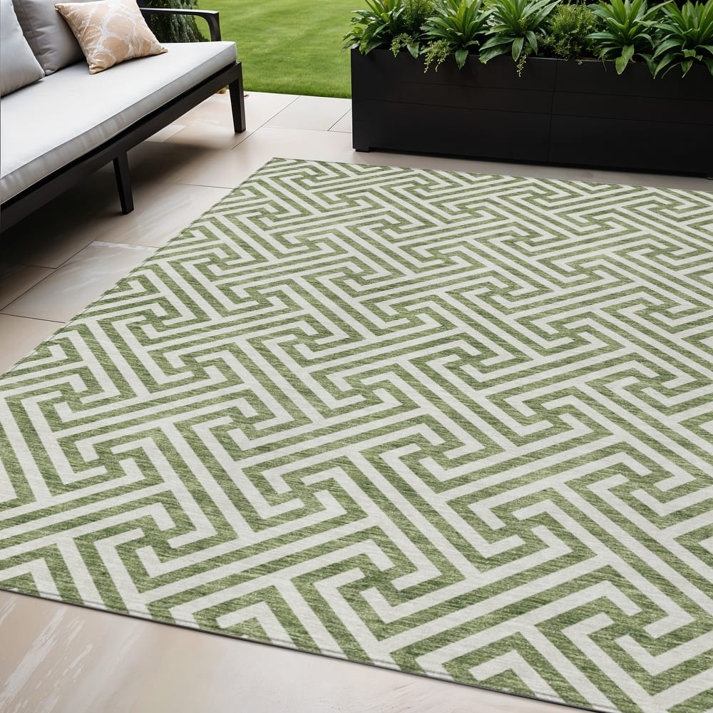 HomeRoots Geometric Transitional Rectangle Outdoor Rug