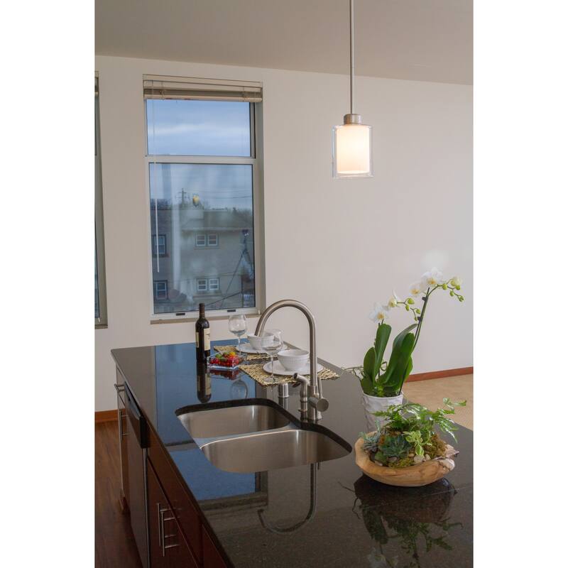 Design House 567214 Oslo Traditional 1-Light Indoor Dimmable Mini Pendant