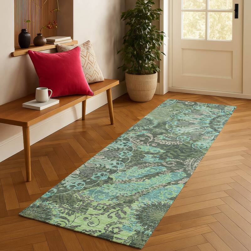 Machine Washable Indoor/ Outdoor Traditional Pinwheel Chantille Rug