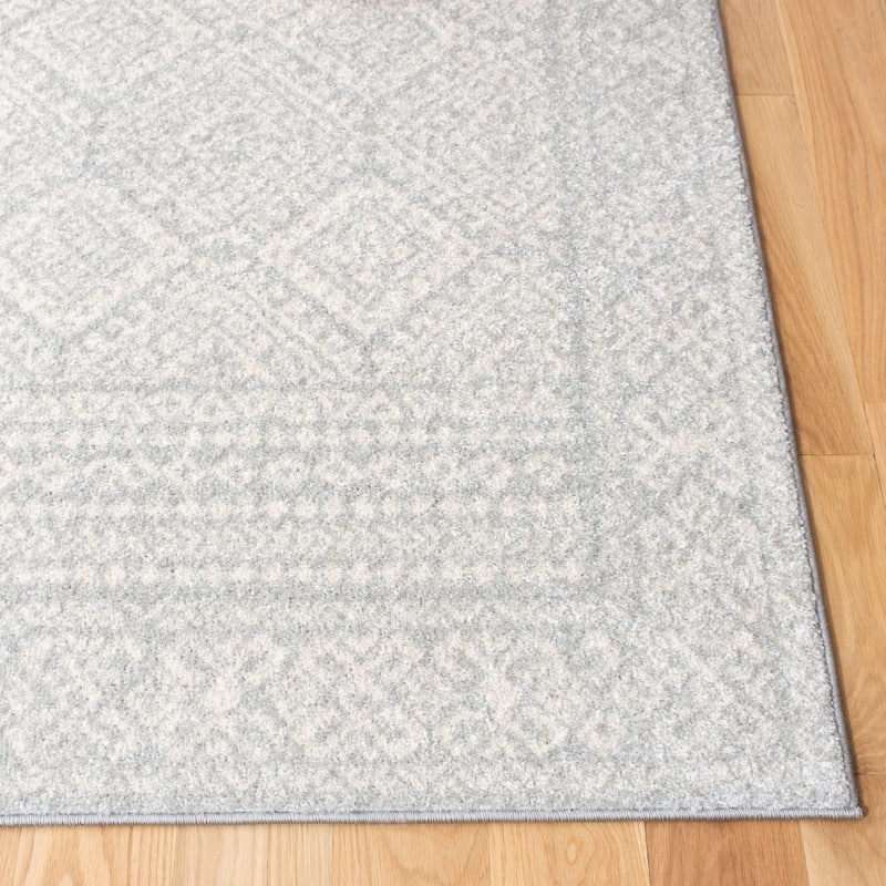 SAFAVIEH Tulum Yolonda Rustic Moroccan Boho Rug