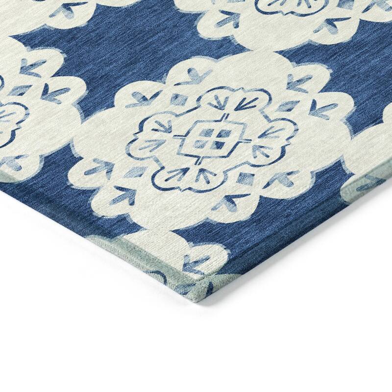 Machine Washable Indoor/ Outdoor Global Motif Chantille Rug