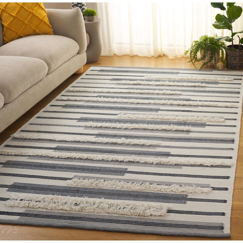 SAFAVIEH Handmade Kenya Herta Striped Wool Rug