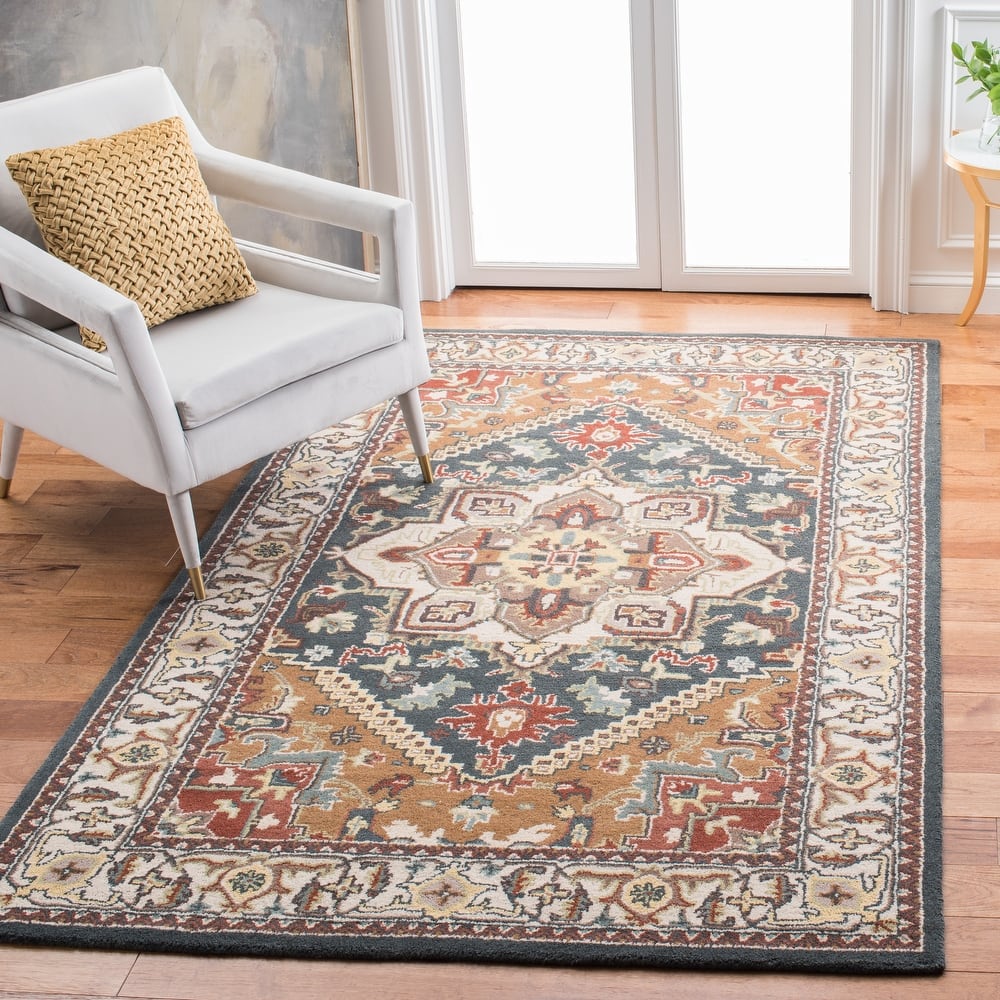 SAFAVIEH Handmade Heritage Carrol Traditional Oriental Wool Rug