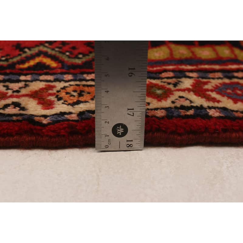 Andelz Red Rug 3'9" x 10'11" - 4'1 x 6'9