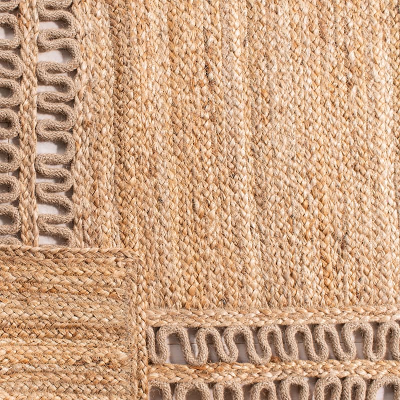 SAFAVIEH Handmade Natural Fiber Saimira Casual Solid Jute Rug