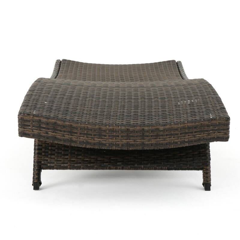 Modern Outdoor Aluminum Frame Wicker Recliner