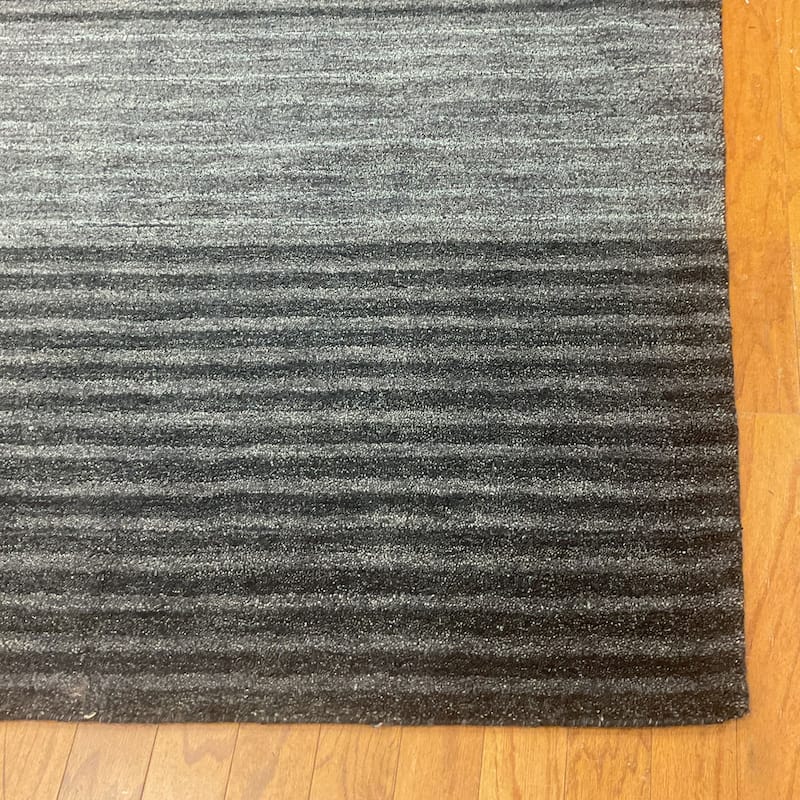 HERAT ORIENTAL 4' x 6' Handmade Horizontal Striped Tibetan Ombre Wool Rug - 4' x 6'