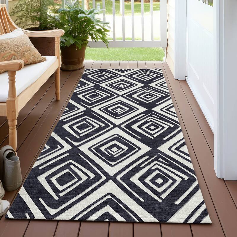 Machine Washable Indoor/ Outdoor Chantille Contemporary Diamonds Rug - Black - 2'3" x 7'6"