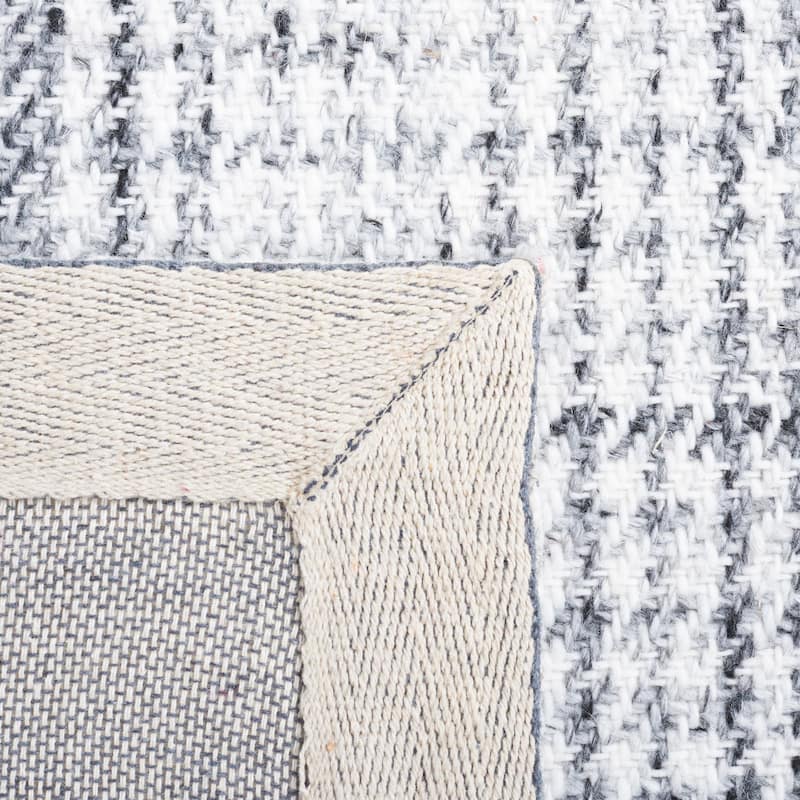 SAFAVIEH Handmade Marbella Rodriga Rug