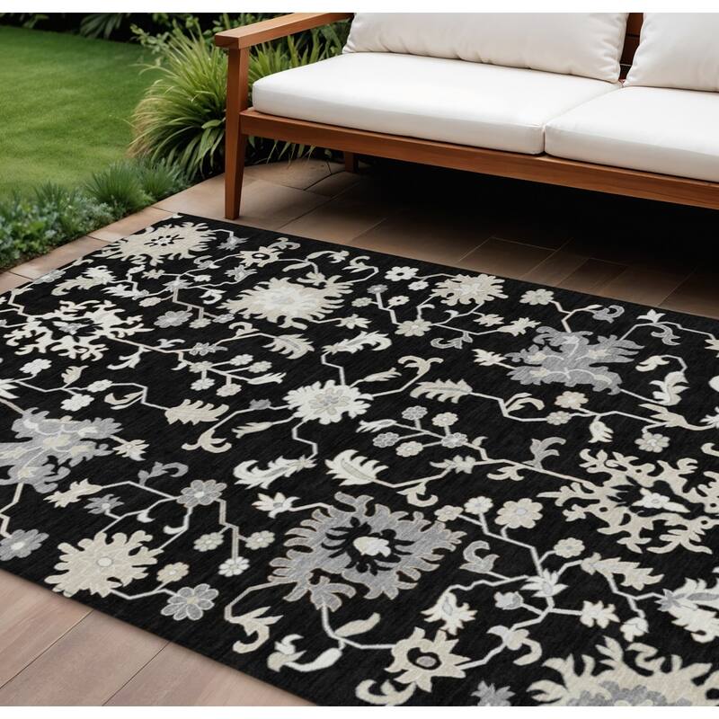 HomeRoots Floral Transitional Rectangle Outdoor Rug - 8' X 10'