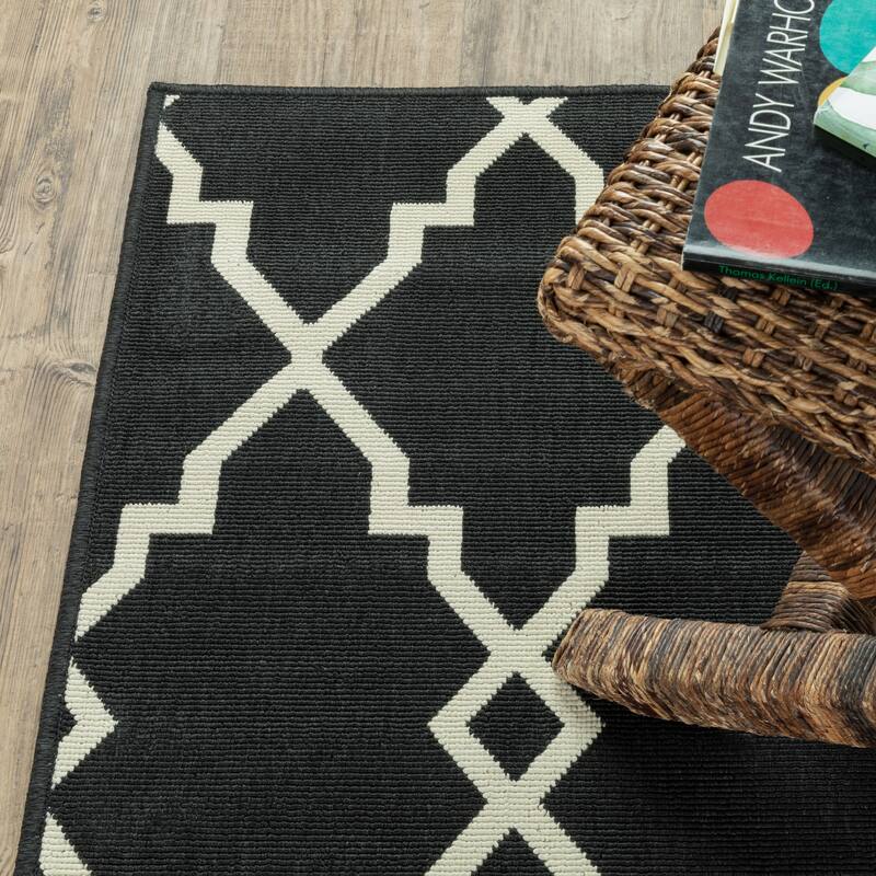 Style Haven Marianna Ornate Lattice Black/ Off-White Loop Pile Indoor Outdoor Area Rug