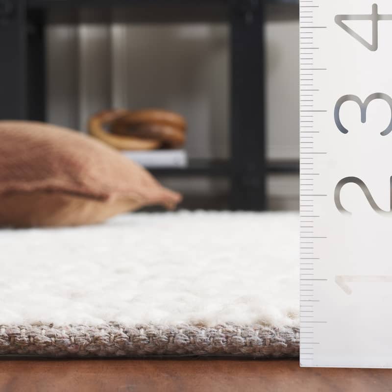 SAFAVIEH Hand-Loomed Natura Malbora Transitional Wool Rug