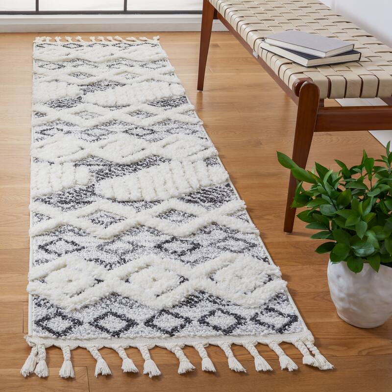 SAFAVIEH Moroccan Tassel Shag Margarite 2-inch Thick Rug - 2'3" x 8' Runner - Ivory/Grey