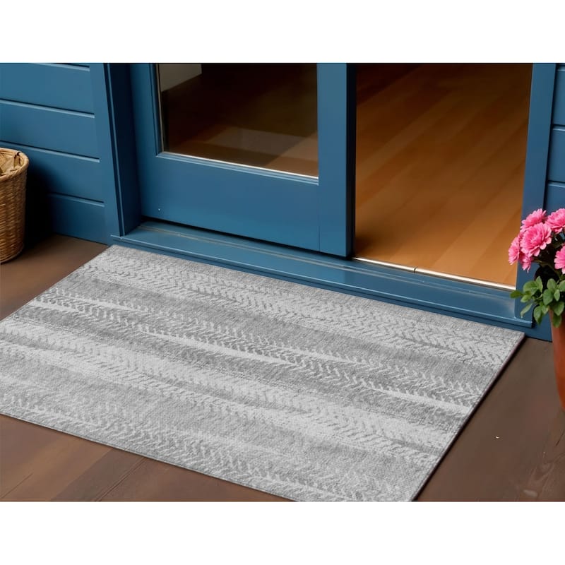 HomeRoots Botanical Leaves Transitional Rectangle Outdoor Rug - 3' x 5'