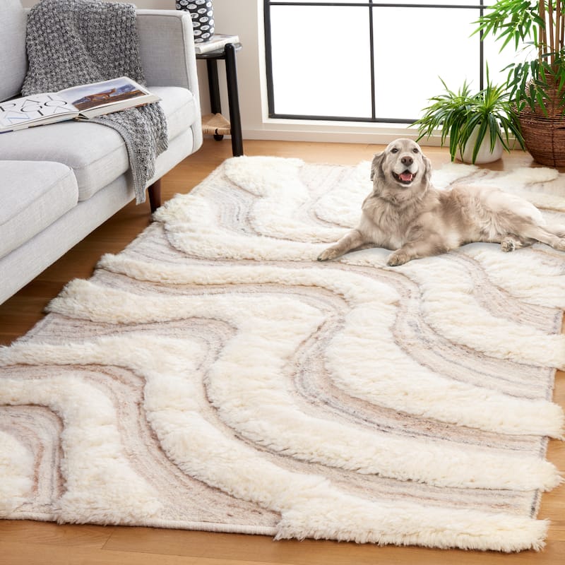 SAFAVIEH Handmade Casablanca Benine Shag Wool Rug