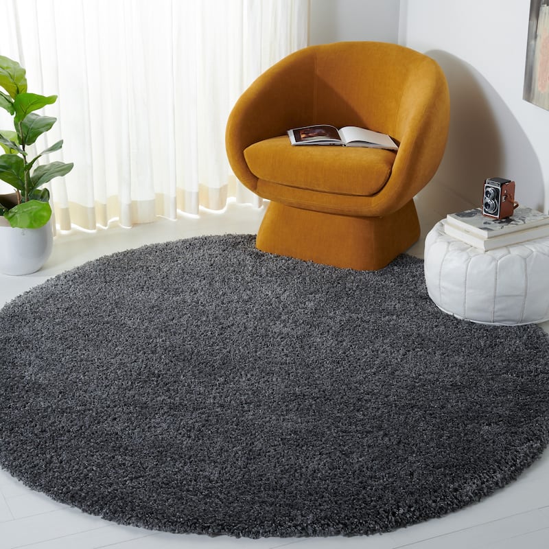 SAFAVIEH Santa Monica Shag Einara 2-inch Thick Area Rug - 6'7" Round - Dark Grey - Round