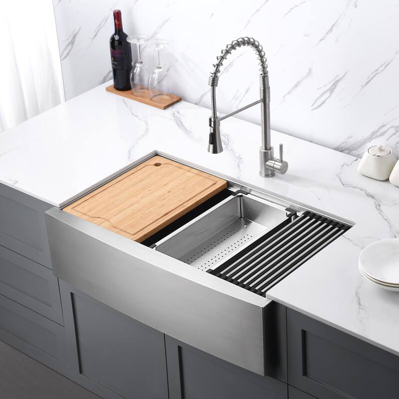 Farmhouse Apron-Front 18-Gauge Stainless Steel Single Bowl Workstation Kitchen Sink with Accessories