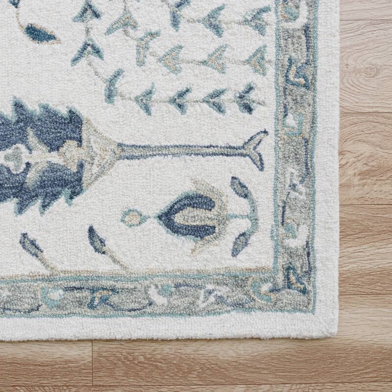 Dahoy Hand Tufted Floral Traditional Area Rug By HomeRoots