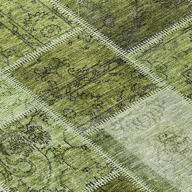 Machine Washable Indoor/ Outdoor Chantille Traditional Patchwork Rug