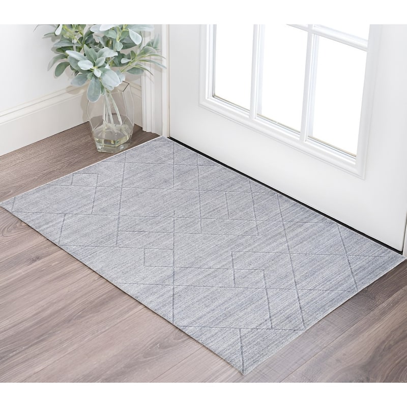 Vekoy Traditional Woven Area Rug By HomeRoots - 2' x 3'
