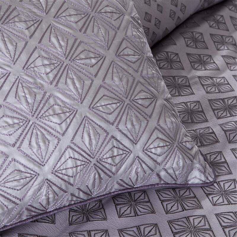 GDF Studio - Biloxi 7-Piece Jacquard Comforter Set with Decorative Pillows