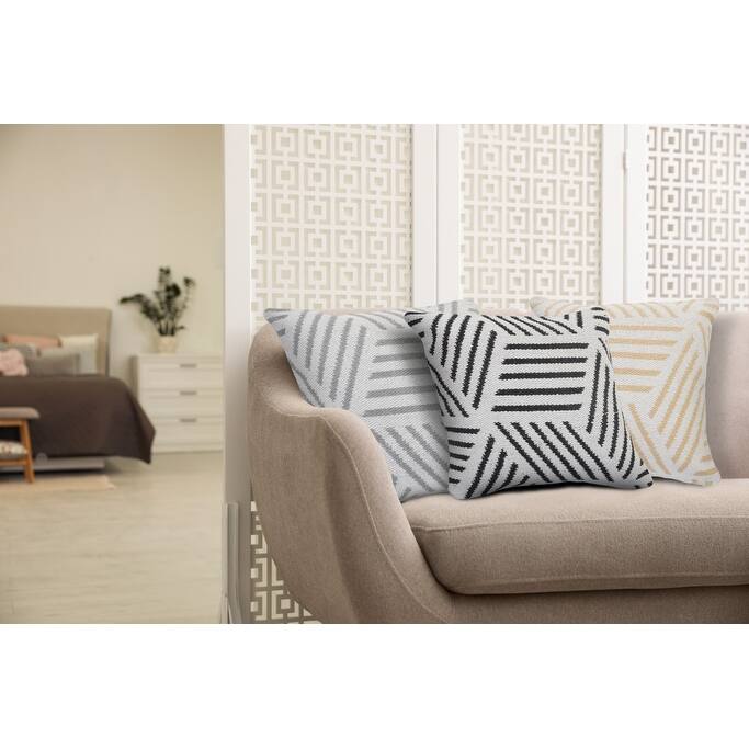 HomeRoots 20" X 20" Black And White 100% Cotton Geometric Zippered Pillow