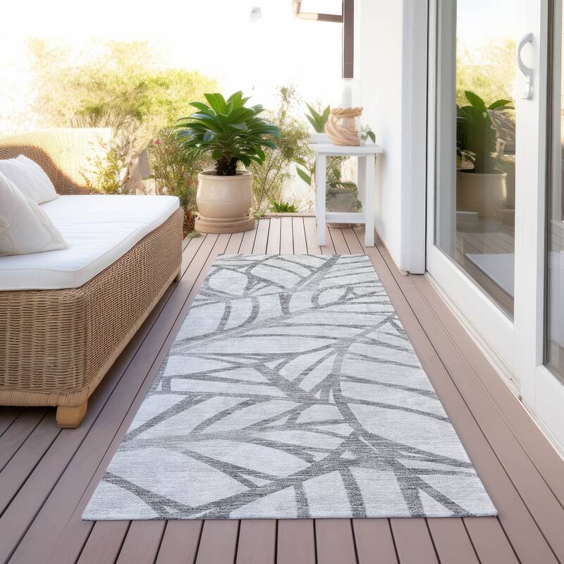 Machine Washable Indoor/ Outdoor Chantille Modern Palms Rug - Gray - 2'3" x 7'6"
