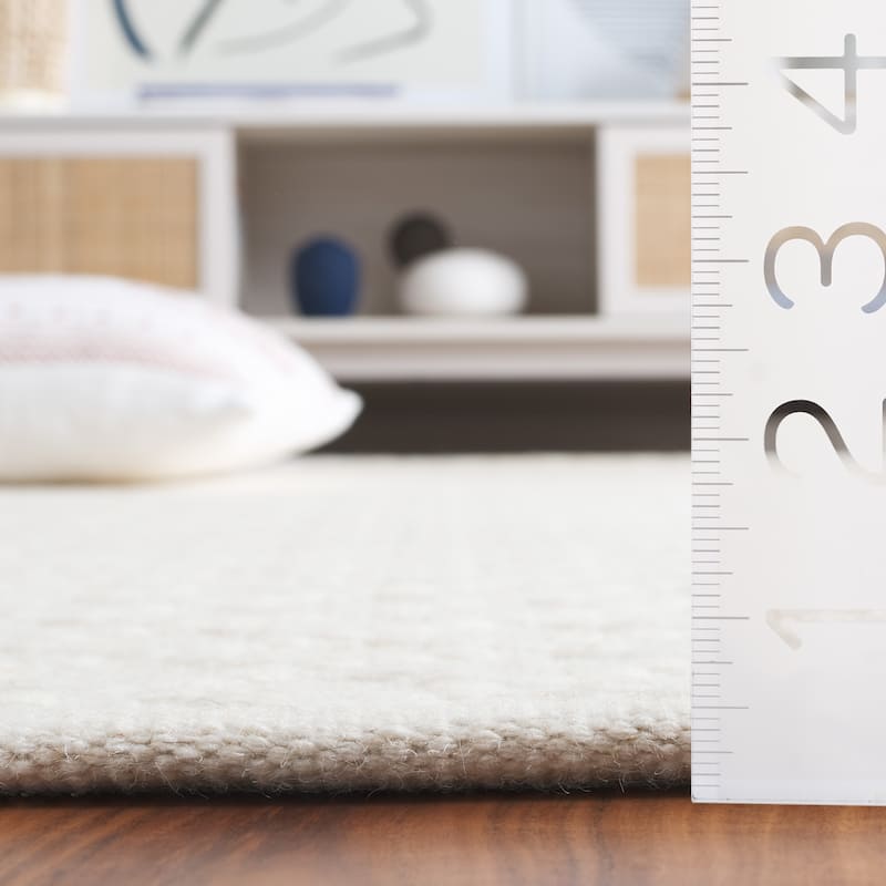 SAFAVIEH Hand-Woven Vermont Dedra Transitional Wool Rug