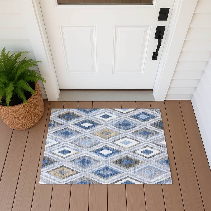 Machine Washable Indoor/ Outdoor Global Geo Chantille Rug - Denim - 1'8" x 2'6"