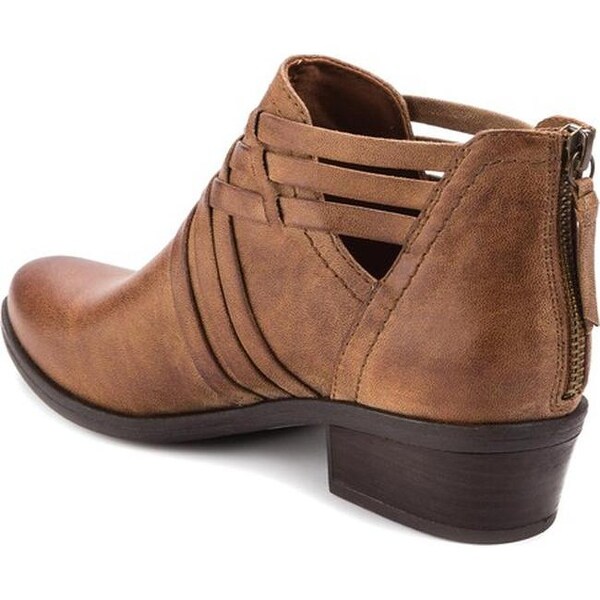 bare traps goldie bootie